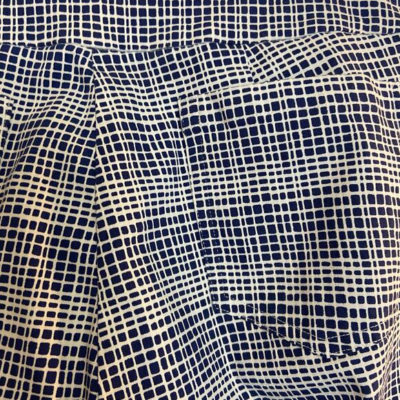 J. McLaughlin Women's Size 4 Blue and White Print Maisie Pull-On Ankle Pants - Picture 10 of 11